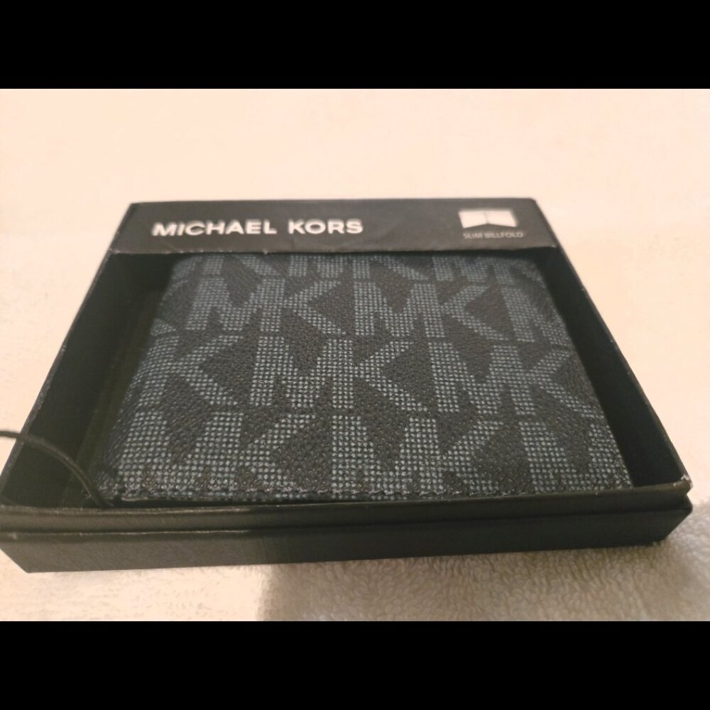 NWT and In Box Michael Kors Jet Set Men's Slim Men's BiFold Wallet
